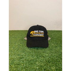 Vintage Iowa Hawkeyes hat cap strap back basketball adult black 2002 Big Ten